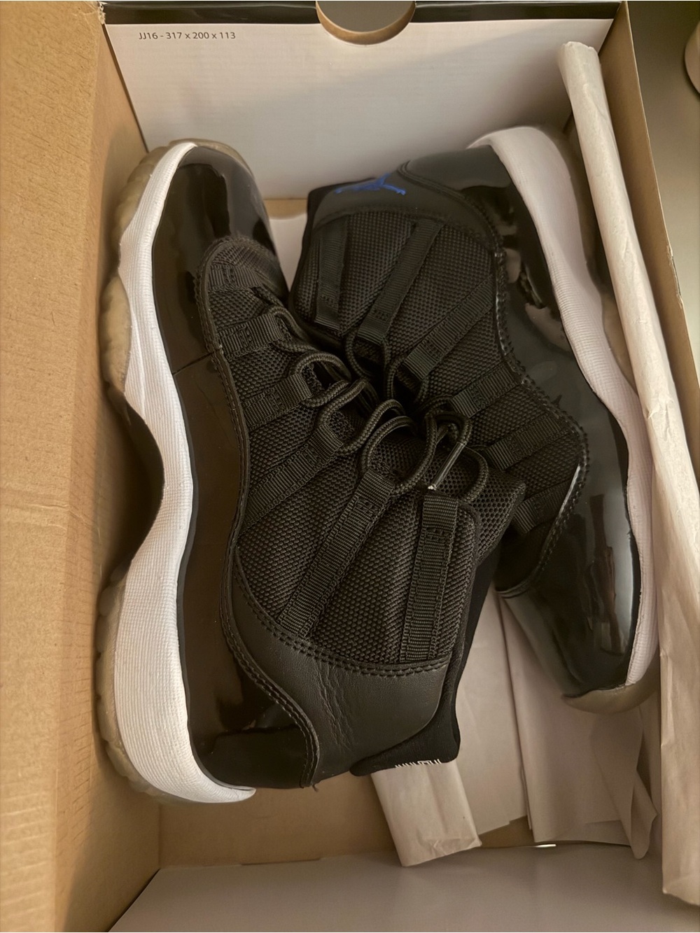 Jordan’s 11 size 4.5 y space jam
